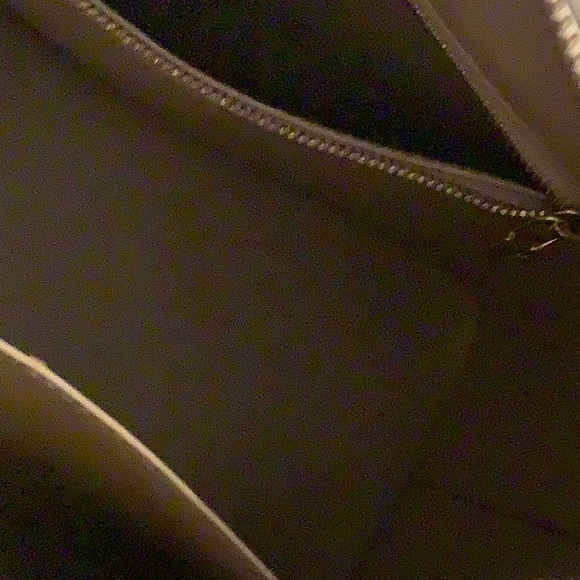 Authentic LV Monogram Vernis Tote Tan - Picture 7 of 9